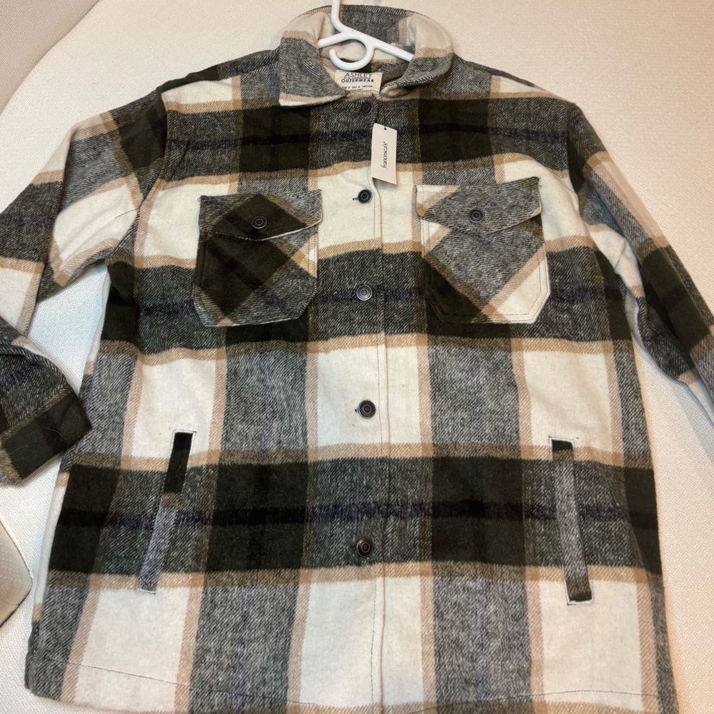 Brand new, Francesca’s Green plaid oversized Shacket, coat, jacket, sweater